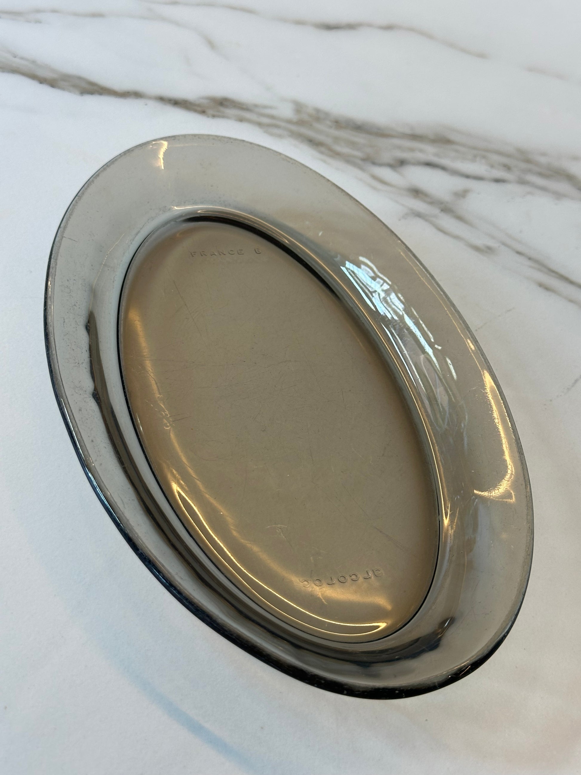 Vintage ovale schaal van rook glas uit Frankrijk - Ruby Conceptstore 