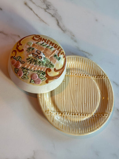 Vintage Camembert Kaasstolp met Bordje – Keramiek