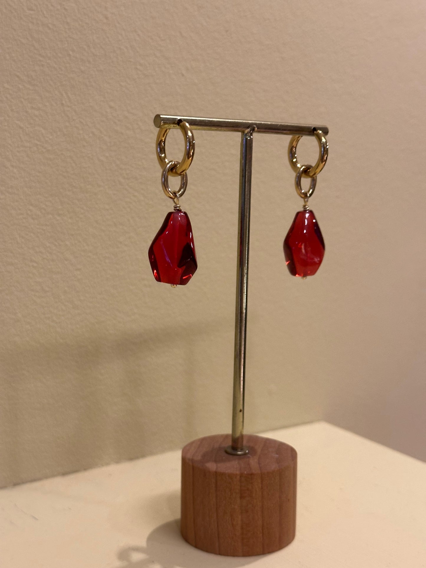 Oorbellen Rode steen