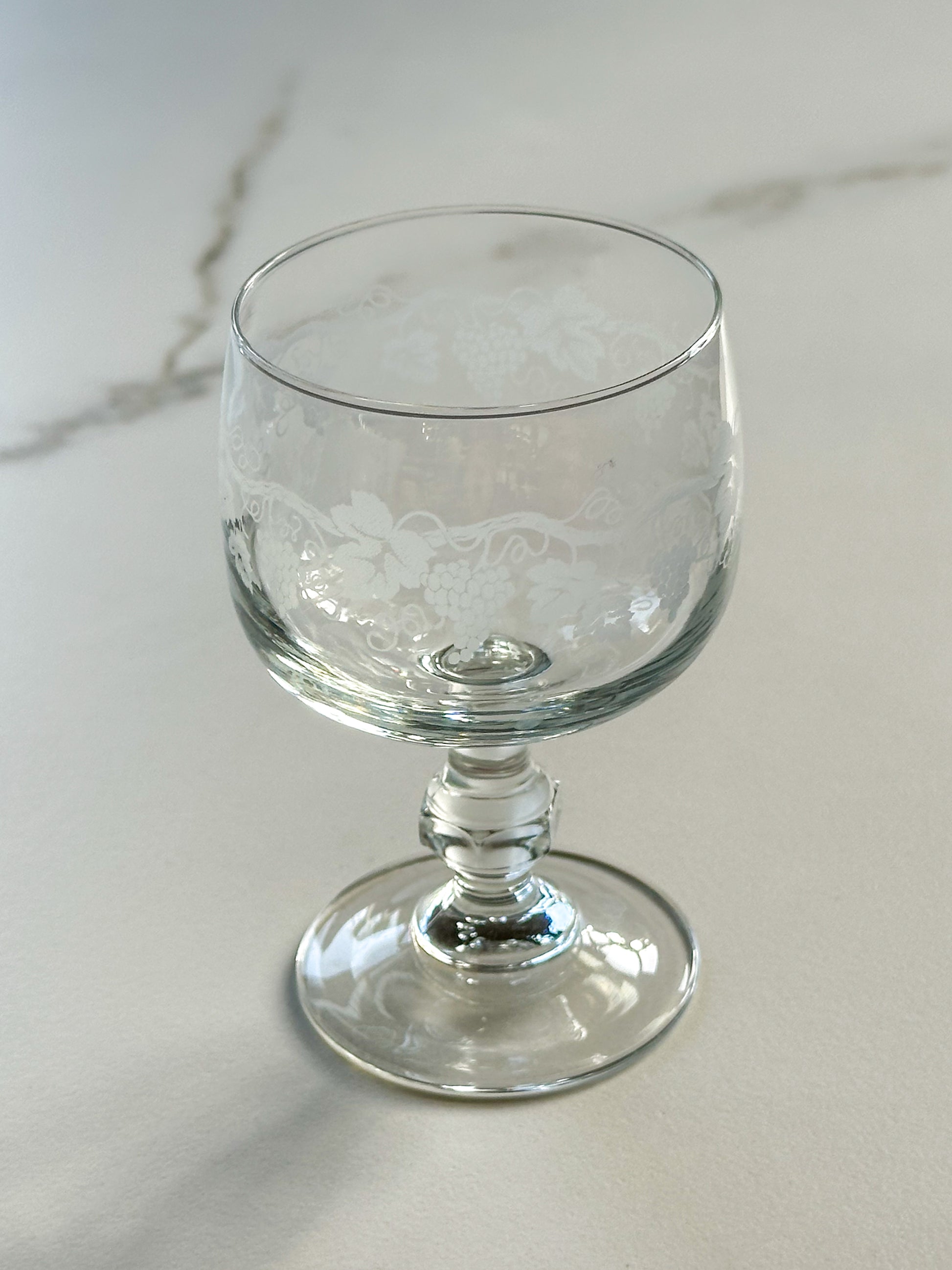 Set van 6 populaire vintage wijnglazen met druivenprint – Franse bistro stijl - Ruby Conceptstore 