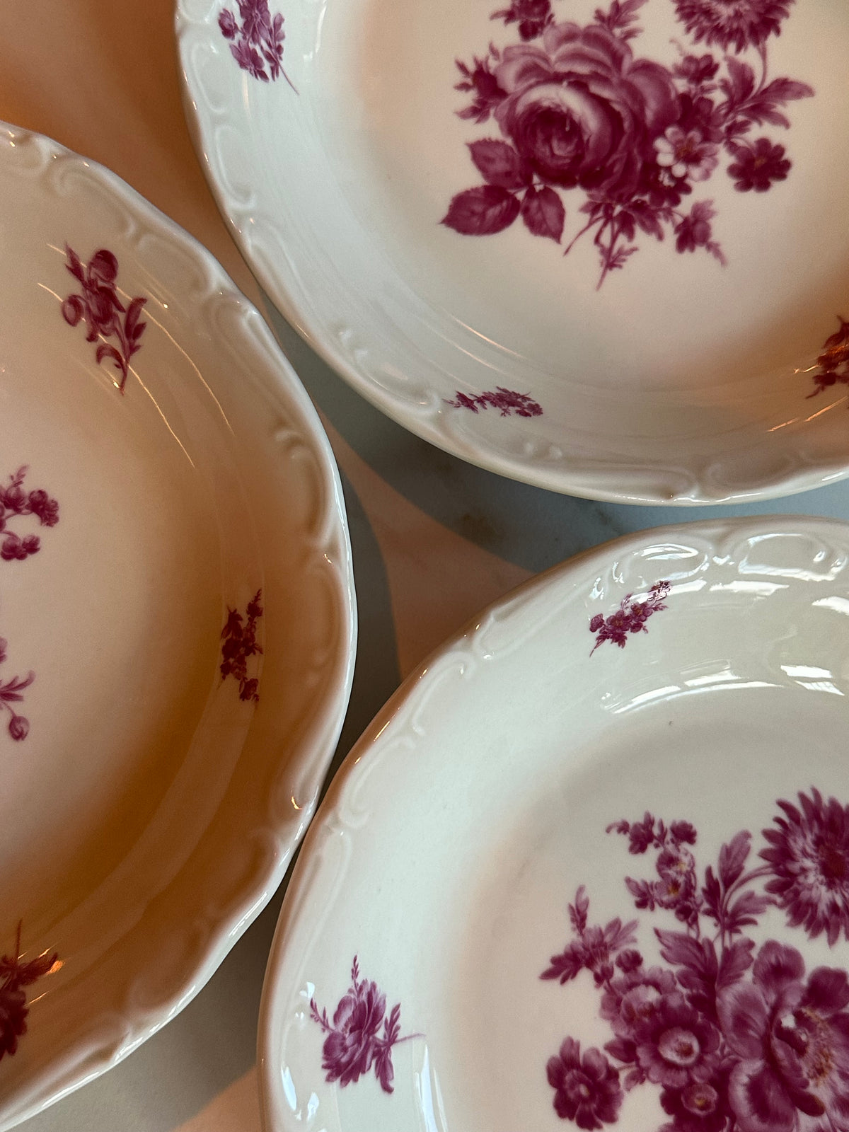 Vintage Franse Diepe Borden met Roze Bloemen – Set van 3