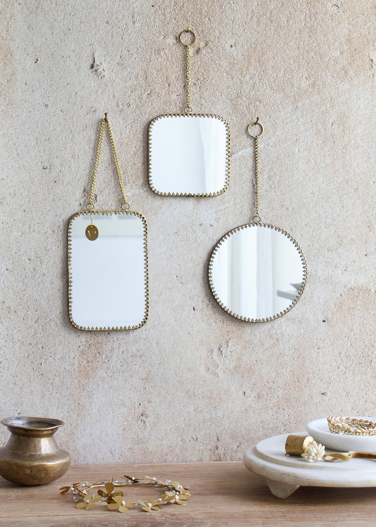 Hangende spiegel van messing - Ruby Conceptstore 